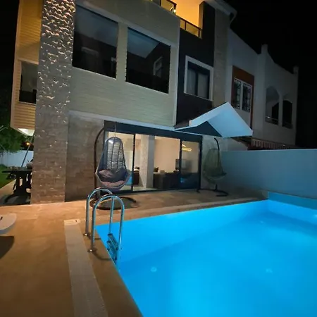 Three Story Villa, Private Pool And Roof Terrace. *
