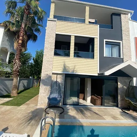 Villa Three Story Villa, Private Pool And Roof Terrace.